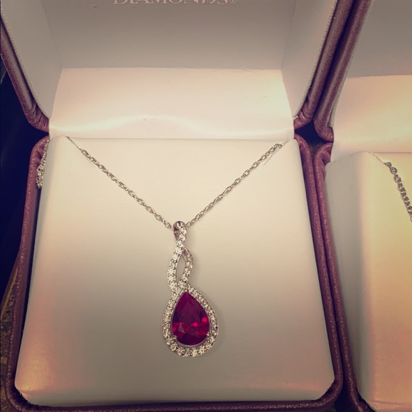 Ruby necklace,heart shaped with diamonds,Necklace - Picture 1 of 2